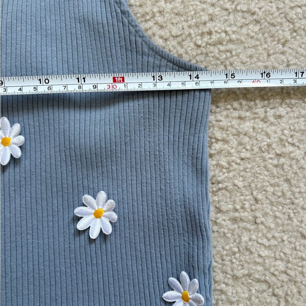 Uniqlo sleeveless ribbed crop daisy sweater light blue, sz M, coquette twee cute - Picture 3 of 5
